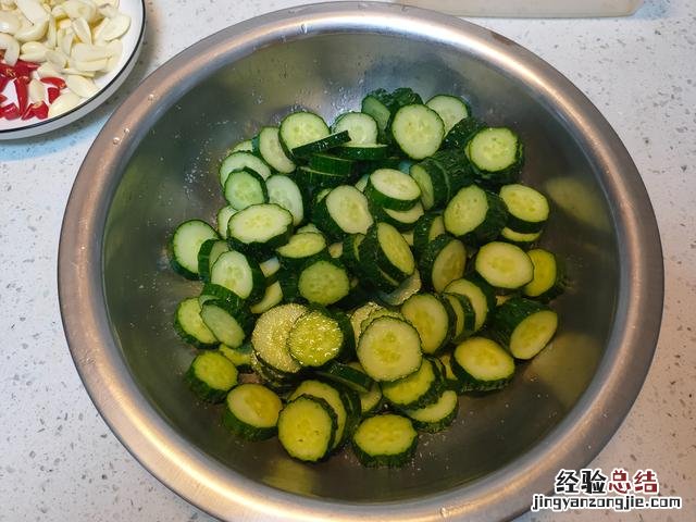 酒店版酸辣黄瓜的腌制方法 糖醋黄瓜怎么腌制又脆又好吃