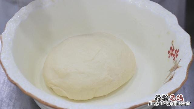 面包怎么做又软又拉丝不用牛奶 烤面包怎么做家庭做法