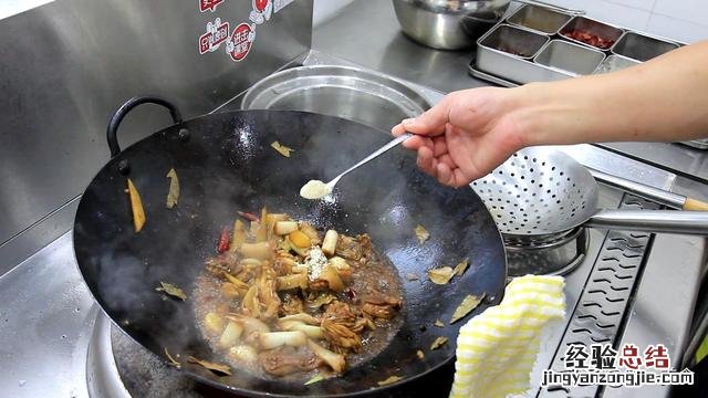 教你怎么做香菇焖鸡 香菇焖鸡的家常做法窍门