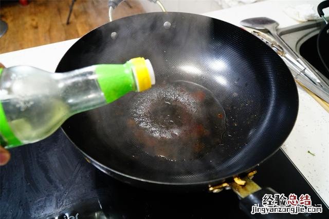 铁锅怎么开锅好用不粘锅 新铁锅如何开锅及养护