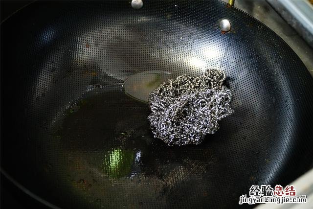 铁锅怎么开锅好用不粘锅 新铁锅如何开锅及养护