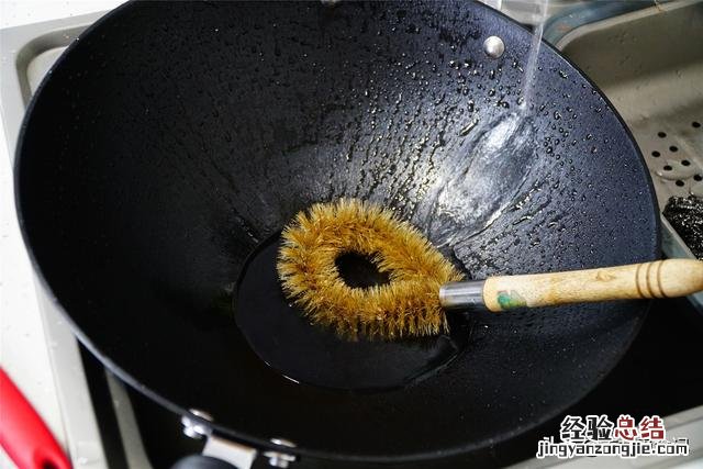 铁锅怎么开锅好用不粘锅 新铁锅如何开锅及养护