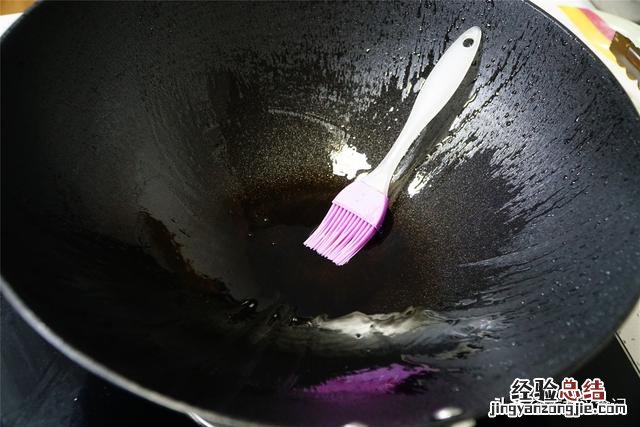 铁锅怎么开锅好用不粘锅 新铁锅如何开锅及养护