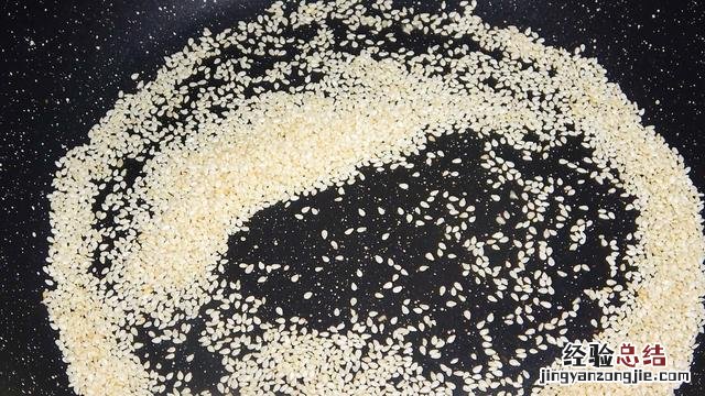 大厨教你在家做红枣核桃芝麻糖 核桃芝麻糖怎么做好吃