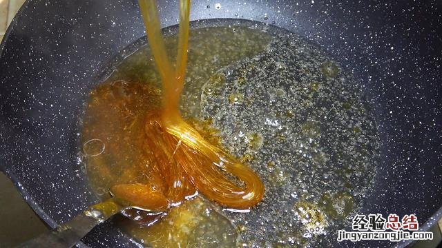 大厨教你在家做红枣核桃芝麻糖 核桃芝麻糖怎么做好吃