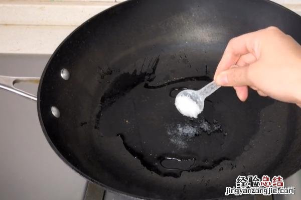 铁锅生锈了怎么去除最快最干净 生活小妙招铁锅去生锈