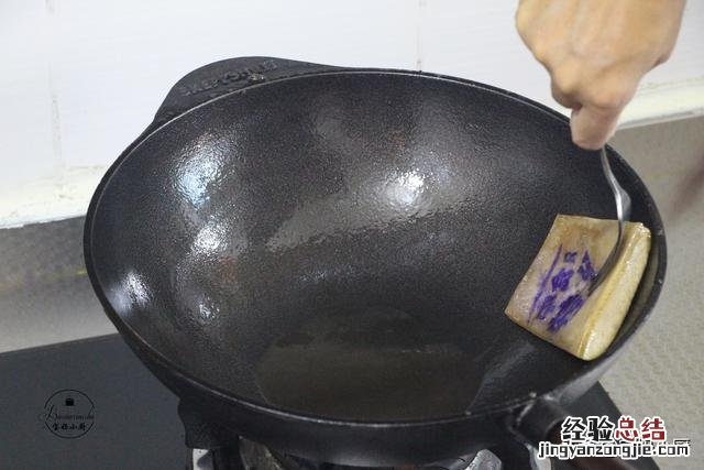 铁锅用一阶段粘锅怎么二次开锅 铁锅用之前怎么开锅