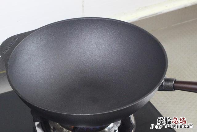 铁锅用一阶段粘锅怎么二次开锅 铁锅用之前怎么开锅