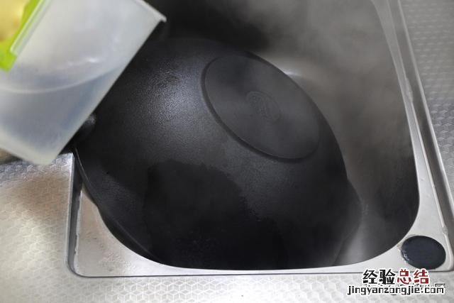 铁锅用一阶段粘锅怎么二次开锅 铁锅用之前怎么开锅