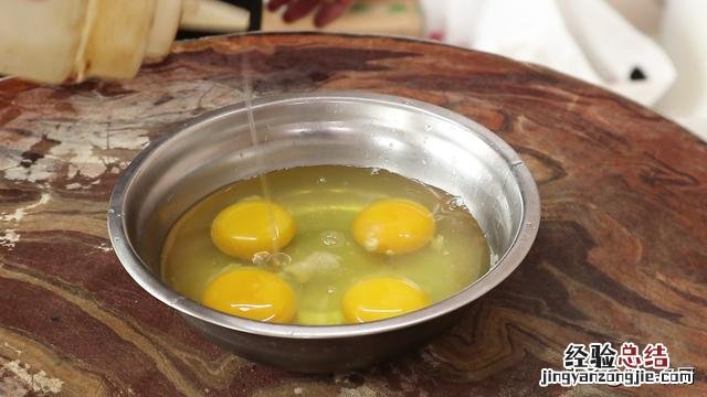东北蒜苗炒鸡蛋家常做法 蒜苗炒鸡蛋怎么炒能好吃窍门