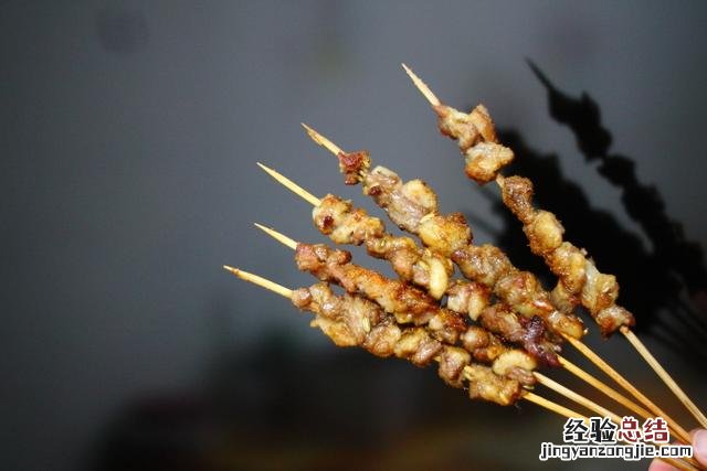 羊肉串的正宗制作方法 怎么制作羊肉串窍门窍门