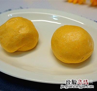 南瓜饼用面粉还是糯米粉 南瓜饼的做法家常做法