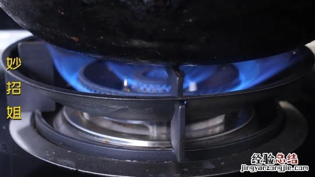 怎样煮鸡蛋不粘锅不会破 一分钟煮鸡蛋小妙招