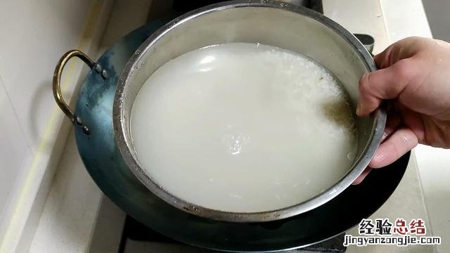 不粘铁锅正确开锅方法 新铁锅使用前如何处理不生锈不粘锅