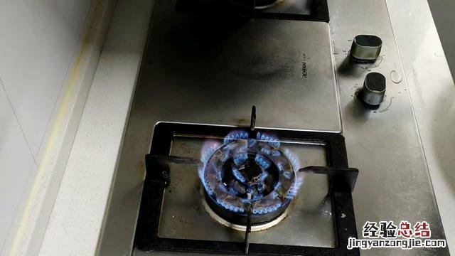 不粘铁锅正确开锅方法 新铁锅使用前如何处理不生锈不粘锅