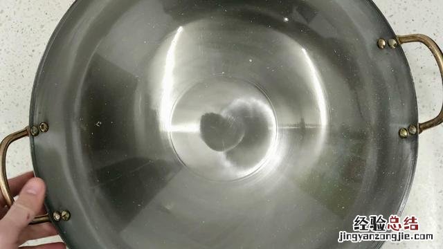 不粘铁锅正确开锅方法 新铁锅使用前如何处理不生锈不粘锅