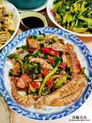 北京葱姜炒皮皮虾的做法 正宗辣炒皮皮虾的做法