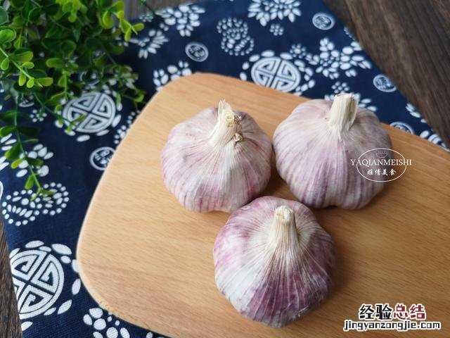 炖鸡汤放些什么东西最合适 炖鸡汤最好放什么料汤鲜