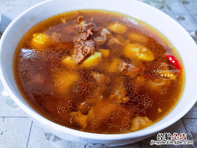 炖鸡汤放些什么东西最合适 炖鸡汤最好放什么料汤鲜