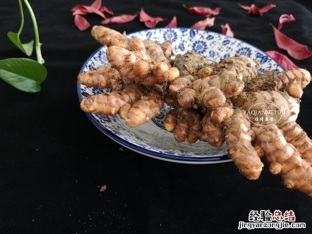炖鸡汤放些什么东西最合适 炖鸡汤最好放什么料汤鲜