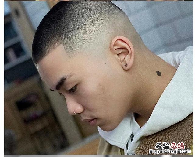 今年流行的男士发型怎么剪好看 男生头发怎么立体有型