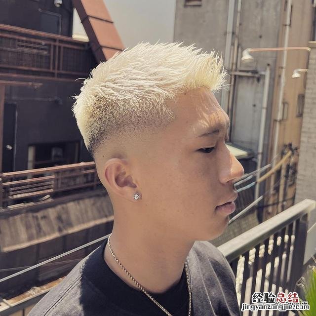 今年流行的男士发型怎么剪好看 男生头发怎么立体有型