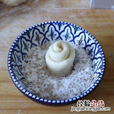老式蜂蜜脆底小面包做法 蜂蜜脆底小面包无需揉面