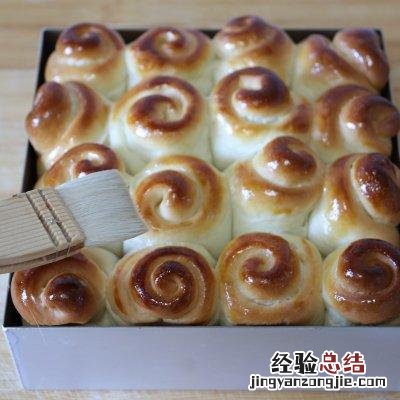 老式蜂蜜脆底小面包做法 蜂蜜脆底小面包无需揉面