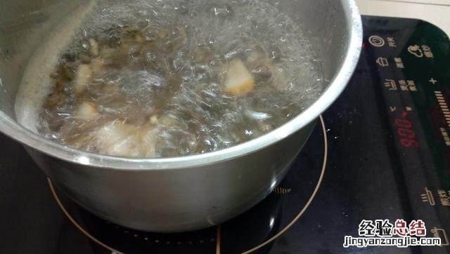 梨子止咳最佳的做法 梨子熬水止咳化痰的做法