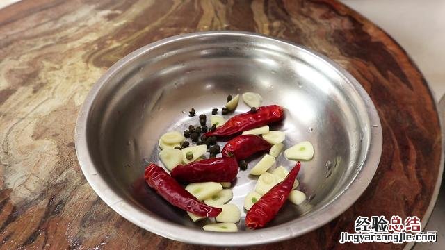 芹菜清脆爽口香干软嫩入味 芹菜炒香干怎么做