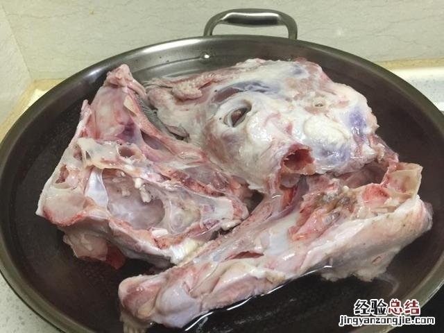 新鲜羊头开始制作 红烧羊头怎么做