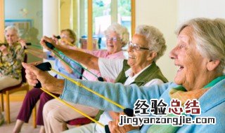 老年人驼背怎么矫正 老年人驼背如何矫正