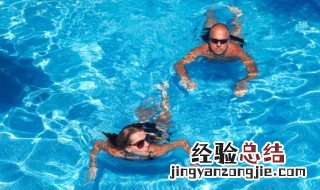 夏天游泳池还有哪些需要注意的事项 夏天去户外游泳池游泳要注意哪些