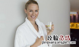 热水可以放冰箱里吗 可以把热水放冰箱里吗