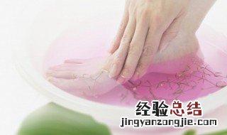 脚底起水泡能戳破吗 脚底起水泡能戳破吗不疼