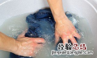 发黄的衣服怎样清洗干净 怎样清洗干净发黄的衣服
