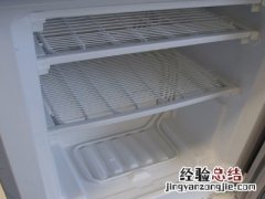 冰箱加热丝在哪里