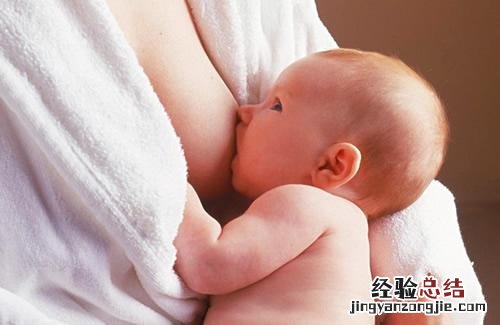 乳头皲裂是什么原因引起的 乳头皲裂是什么原因