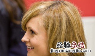 染发剂滴在瓷砖上怎么能处理掉 染发剂滴在瓷砖上如何能处理掉