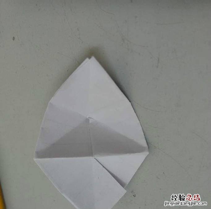 教你怎么用纸制作一个手机支架