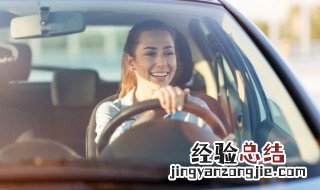 尽量乘坐公共汽车 通过公共汽车站要注意哪些