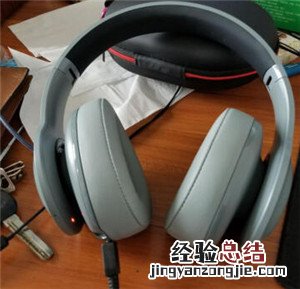 JBL V700BT TITGP耳机怎么充电