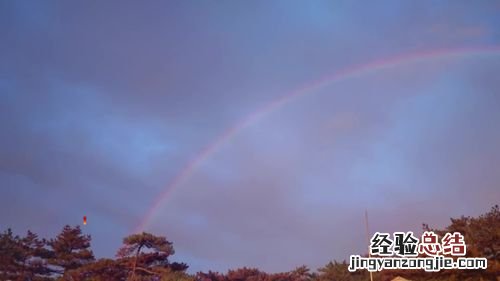 东边日出西边雨下一句