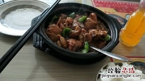 黄焖鸡米饭是哪里的美食