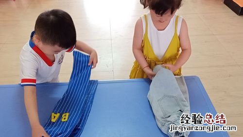 叠衣服和裤子的小技巧