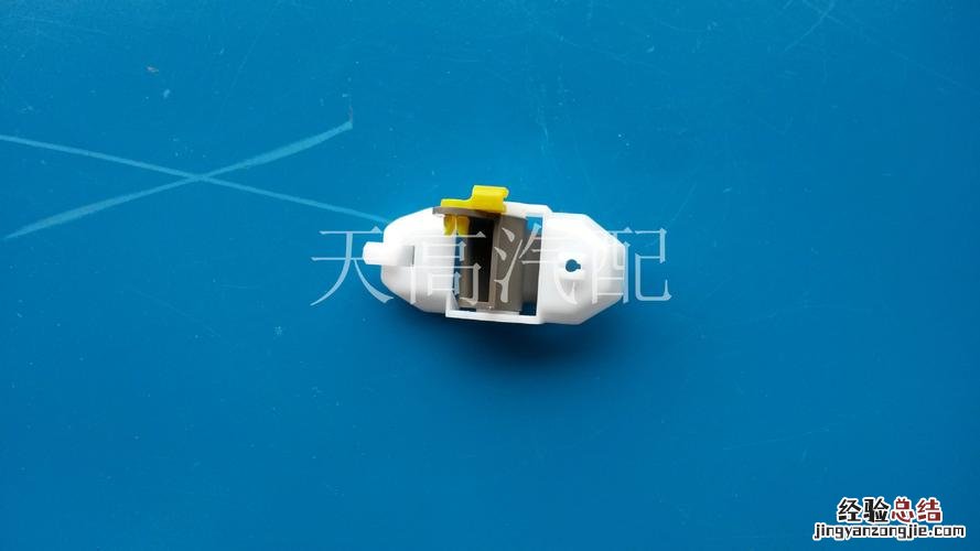 五菱宏光s保险盒在哪里