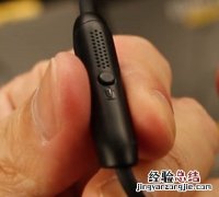 捷波朗Elite 45e耳机怎么用语音按钮