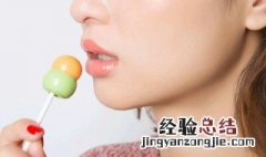 小时候吃的棒棒糖为什么有个小孔 原来是这个原因