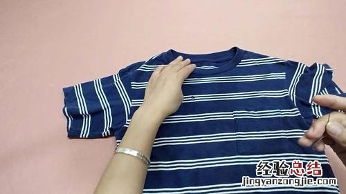 怎样裁剪小孩衣服