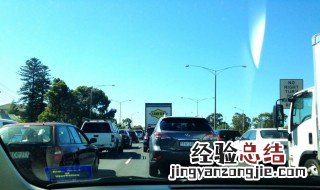 堵车的幽默说说 有什么经典的句子